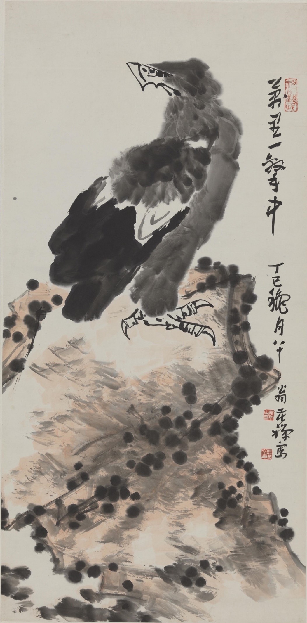 <h2>万里一击中</h2><p>作者：李苦禅（1899-1983）</p><p>创作年代：1977年</p><p>规格：132cm×66cm</p><p>品类：中国画</p>